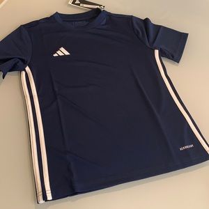 Adidas Tabela 23 soccer jersey - size M (11-12Y)